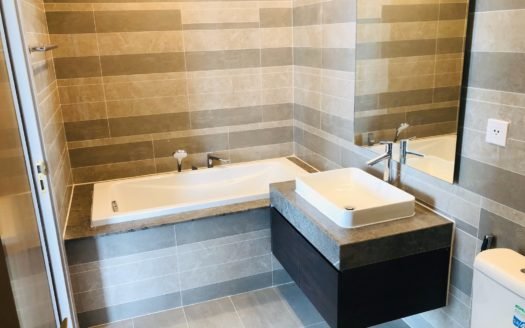 Cho thuê căn hộ 3 phòng ngủ nhìn toàn cảnh Hồ Tây ở Sun Grand City 69 Thụy Khuê