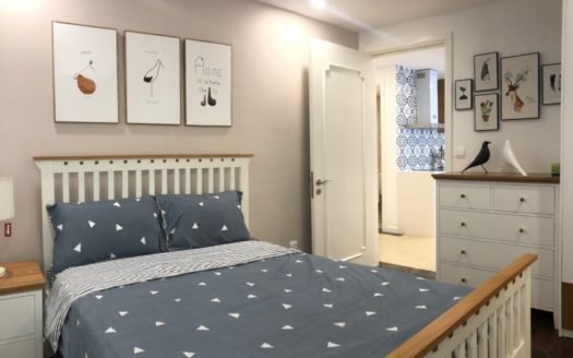 Cho thuê căn hộ 3PN tòa nhà Tân Hoàng Minh, Đặng Thai Mai, Tây Hồ, Hà Nội