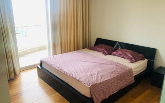 Cho thuê căn hộ nhìn ra Hồ Tây ở chung cư Golden West lake 151 Thụy Khuê Tây Hồ