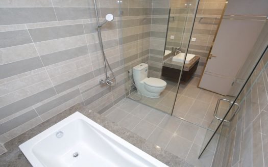 Cho thuê căn hộ 3 phòng ngủ nhìn ra Hồ Tây ở Sun Grand City 69 Thụy Khuê