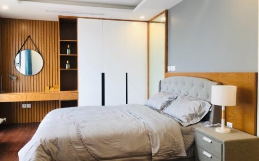 Cho thuê căn hộ 3PN tòa nhà Tân Hoàng Minh, Đặng Thai Mai, Tây Hồ, Hà Nội