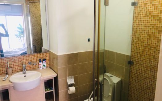 Cho thuê căn hộ 3 phòng ngủ tầng cao view trọn Hồ Tây tại Golden Westlake