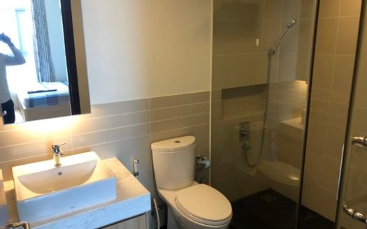 Bán căn hộ 2 phòng ngủ tầng cao tòa nhà 395 Lạc Long Quân Tây Hồ Hà Nội