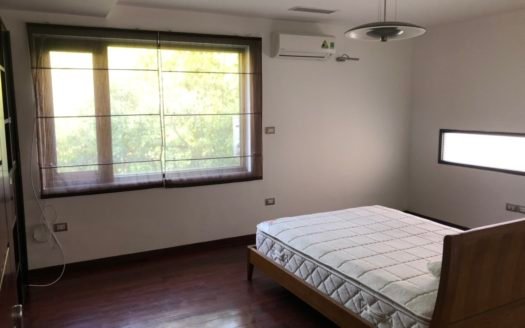 Cho thuê biệt thự Vườn Đào 5 phòng ngủ có sân trước ga ra ô tô