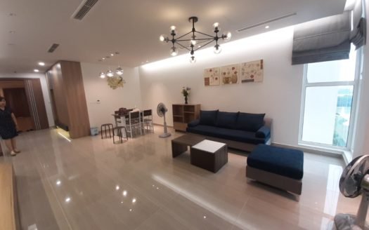 Cho thuê căn hộ đầy đủ nội thất 3 phòng ngủ tại L3 view sân golf Ciputra