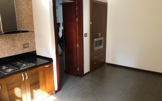 Cho thuê biệt thự Vườn Đào 5 phòng ngủ có sân trước ga ra ô tô