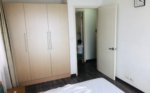 Cho thuê căn hộ 3 phòng ngủ tầng cao view trọn Hồ Tây tại Golden Westlake