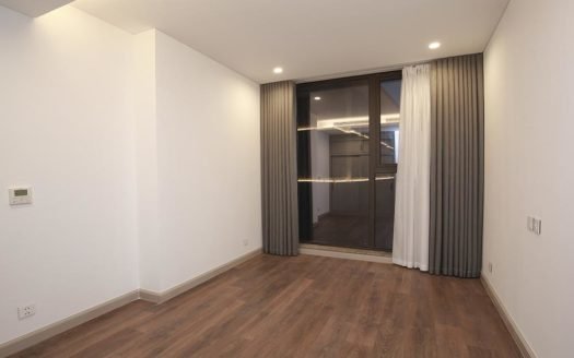 Cho thuê căn hộ 3 phòng ngủ nhìn ra Hồ Tây ở Sun Grand City 69 Thụy Khuê