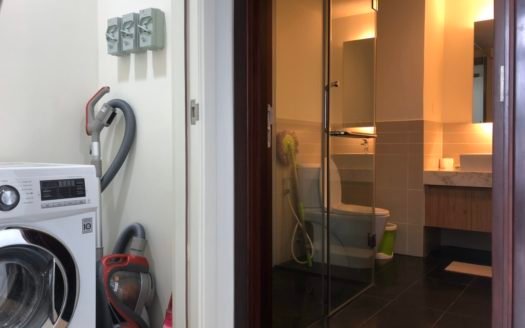 Bán căn hộ 2 phòng ngủ tầng cao tòa nhà 395 Lạc Long Quân Tây Hồ Hà Nội