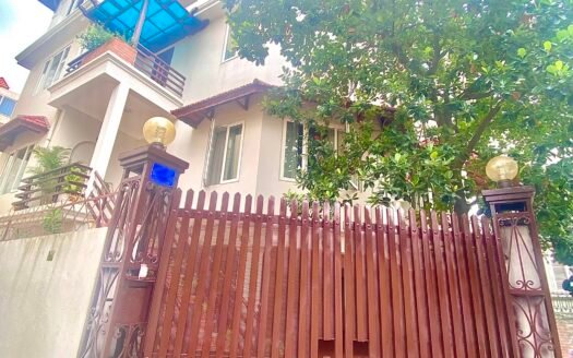 Cho thuê biệt thự phố Đặng Thai Mai 150m2 x 4T/5PN thang máy sân vườn bể bơi ô tô view Hồ Tây