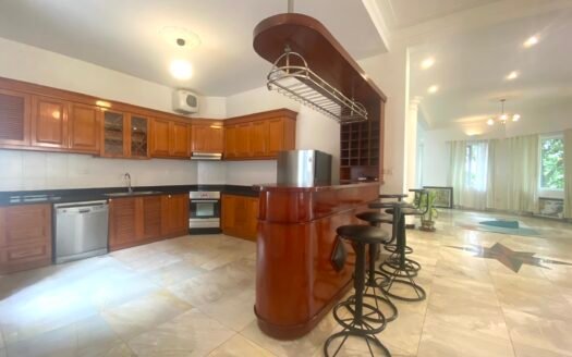 Cho thuê biệt thự phố Đặng Thai Mai 150m2 x 4T/5PN thang máy sân vườn bể bơi ô tô view Hồ Tây