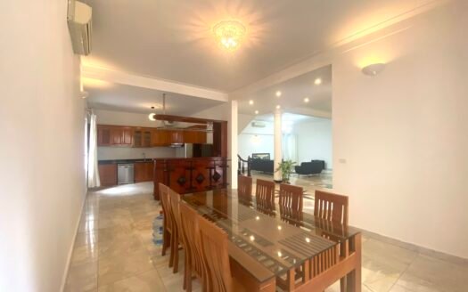 Cho thuê biệt thự phố Đặng Thai Mai 150m2 x 4T/5PN thang máy sân vườn bể bơi ô tô view Hồ Tây