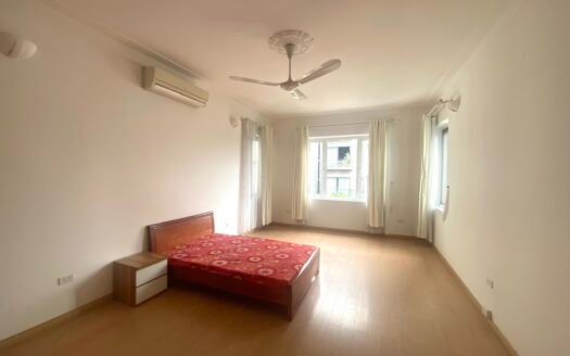 Cho thuê biệt thự phố Đặng Thai Mai 150m2 x 4T/5PN thang máy sân vườn bể bơi ô tô view Hồ Tây