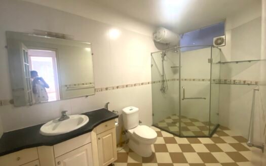 Cho thuê biệt thự phố Đặng Thai Mai 150m2 x 4T/5PN thang máy sân vườn bể bơi ô tô view Hồ Tây