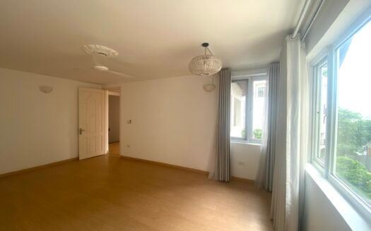 Cho thuê biệt thự phố Đặng Thai Mai 150m2 x 4T/5PN thang máy sân vườn bể bơi ô tô view Hồ Tây