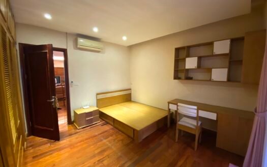 Cho thuê căn hộ ở chung cư Vườn Đào 2PN + 1PLV/129m2 tầng cao View Hồ Tây, Giá 15tr/tháng