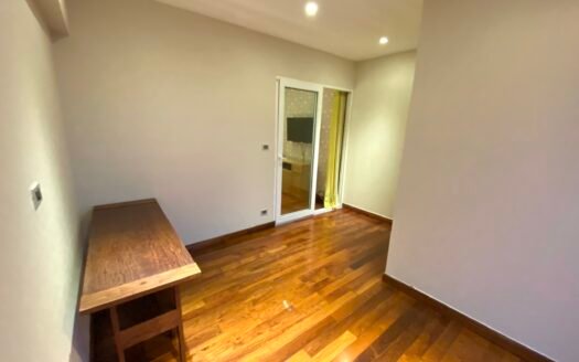 Cho thuê căn hộ ở chung cư Vườn Đào 2PN + 1PLV/129m2 tầng cao View Hồ Tây, Giá 15tr/tháng