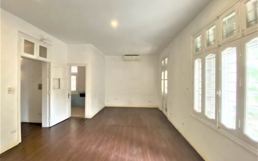 Cho thuê biệt thự sân vườn tại Quảng An, Tây Hồ 350m2, 3.5 tầng giá 45tr/tháng