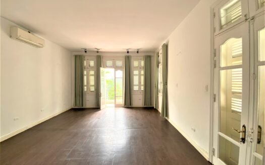 Cho thuê biệt thự sân vườn tại Quảng An, Tây Hồ 350m2, 3.5 tầng giá 45tr/tháng