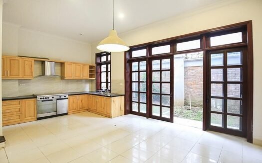 Bán biệt thự 5 ngủ, 126m2 đường đôi, view trường học giá 275tr/m2 khu C2 Ciputra