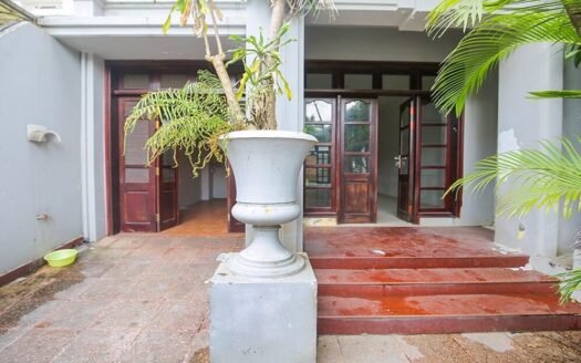 Bán biệt thự 5 ngủ, 126m2 đường đôi, view trường học giá 275tr/m2 khu C2 Ciputra