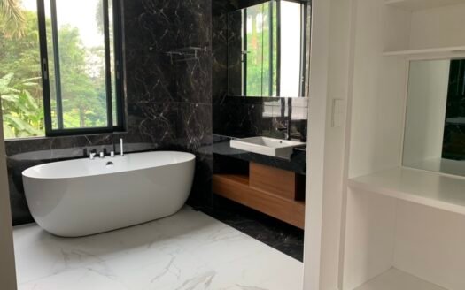 Bán biệt thự 4 tầng x 358m2 hướng Đông Nam sân vườn, view thoáng khu C7 Ciputra