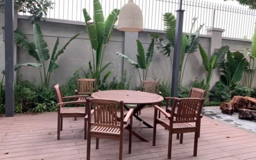 Bán biệt thự 4 tầng x 358m2 hướng Đông Nam sân vườn, view thoáng khu C7 Ciputra