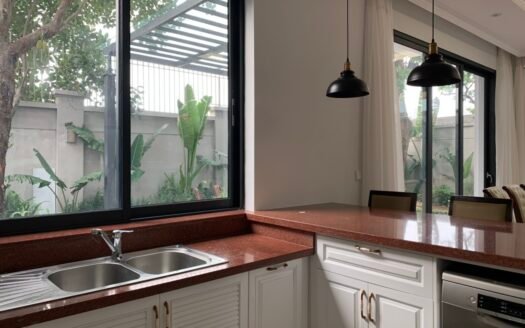 Bán biệt thự 4 tầng x 358m2 hướng Đông Nam sân vườn, view thoáng khu C7 Ciputra