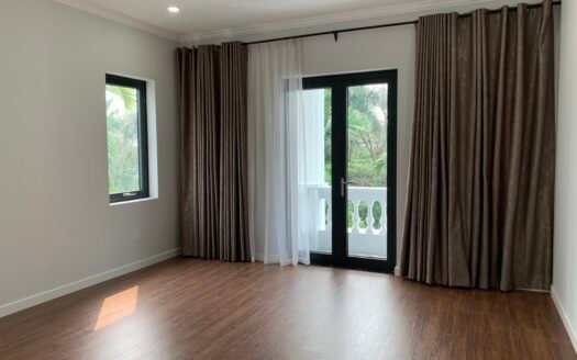 Bán biệt thự 4 tầng x 358m2 hướng Đông Nam sân vườn, view thoáng khu C7 Ciputra