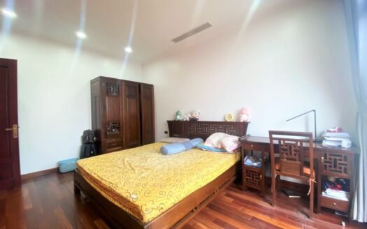 Tôi cần bán gấp biệt thự liền kề Vinhomes The Harmony, 90m2 x 4 tầng bên hồ điều hòa