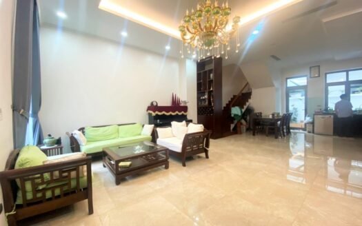 Tôi cần bán gấp biệt thự liền kề Vinhomes The Harmony, 90m2 x 4 tầng bên hồ điều hòa