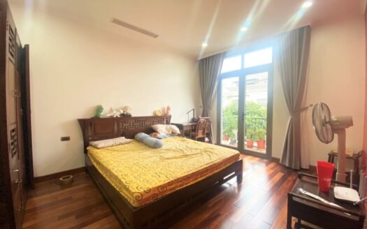 Tôi cần bán gấp biệt thự liền kề Vinhomes The Harmony, 90m2 x 4 tầng bên hồ điều hòa