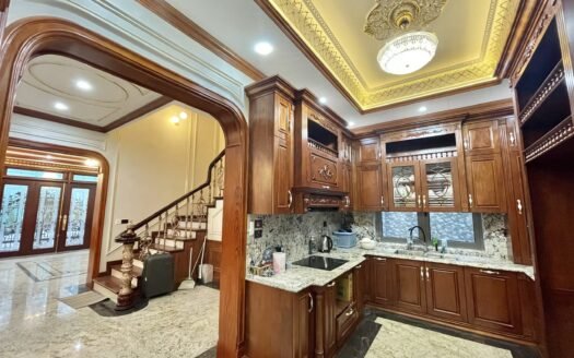 Cho thuê biệt thự đơn lập Vinhomes The Harmony 300m2 x 4 tầng, 5 ngủ đủ đồ