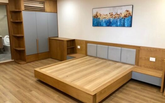 Cho thuê căn hộ 3 ngủ, 146m2 full đồ hướng Đông Nam toà A dự án D’.Le Roi Soleil