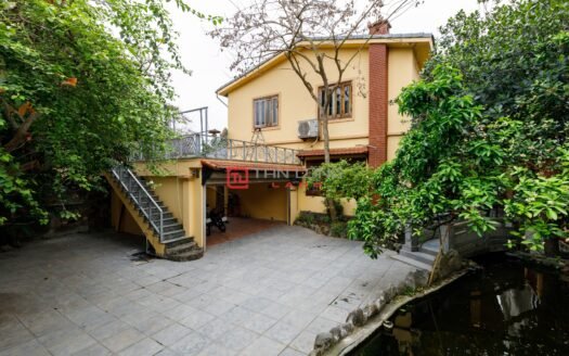 Cho thuê biệt thự 450m2 x 3 tầng full đồ đẹp, ô tô vào tận sân tại Âu Cơ – Tây Hồ