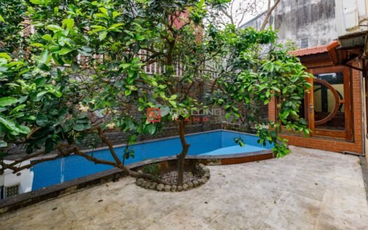 Cho thuê biệt thự 450m2 x 3 tầng full đồ đẹp, ô tô vào tận sân tại Âu Cơ – Tây Hồ