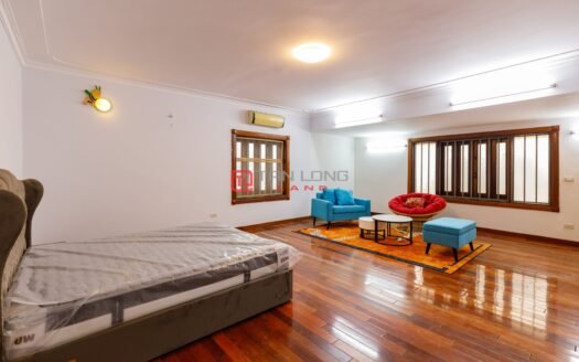 Cho thuê biệt thự 450m2 x 3 tầng full đồ đẹp, ô tô vào tận sân tại Âu Cơ – Tây Hồ