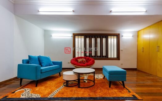 Cho thuê biệt thự 450m2 x 3 tầng full đồ đẹp, ô tô vào tận sân tại Âu Cơ – Tây Hồ