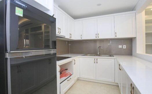 Chính chủ bán gấp căn 2 ngủ, 88m2 đủ đồ view Hồ Tây có sổ đỏ tòa B D’.Le Roi Soleil