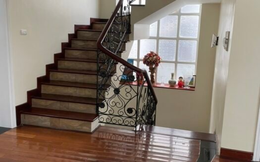 Chính chủ bán biệt thự 5 ngủ, 217.5m2 hướng Tây Nam khu C5 Ciputra