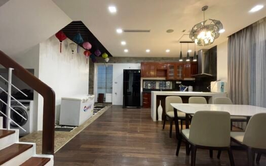 Cho thuê biệt thự song lập Vinhomes Riverside 200m2, 4PN giá 45tr/th – nhận nhà ngay