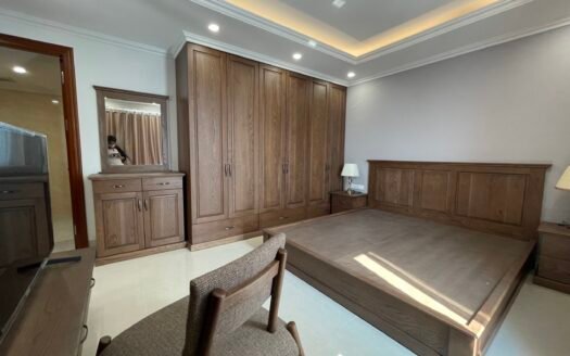 Cho thuê căn 3PN/111.4m2 đủ đồ, view Hồ Tây vào ở luôn toà D’. Le Roi Soleil 59 Xuân Diệu