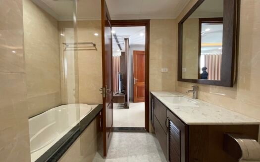 Cho thuê căn 3PN/111.4m2 đủ đồ, view Hồ Tây vào ở luôn toà D’. Le Roi Soleil 59 Xuân Diệu