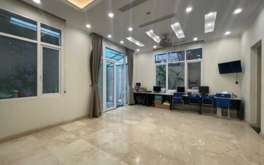 Cho thuê căn biệt thự 4 ngủ, 180m2 full đồ khu K3 Ciputra