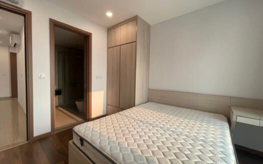 Cho thuê căn hộ 2 ngủ, 72m2 tầng cao tòa L4 Ciputra