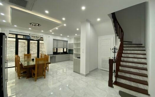 Cho thuê biệt thự khu C Ciputra 350m2 x 3 tầng full đồ giá 80 triệu/tháng