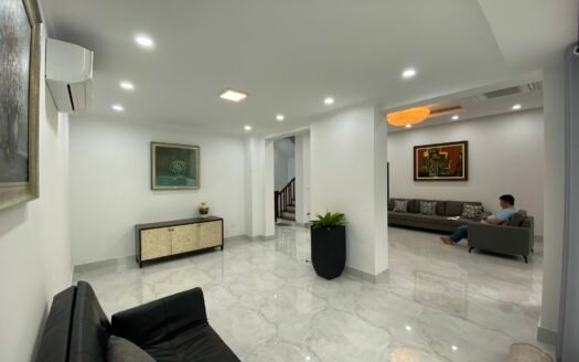 Cho thuê biệt thự khu C Ciputra 350m2 x 3 tầng full đồ giá 80 triệu/tháng