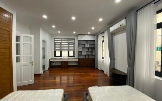 Cho thuê biệt thự khu C Ciputra 350m2 x 3 tầng full đồ giá 80 triệu/tháng