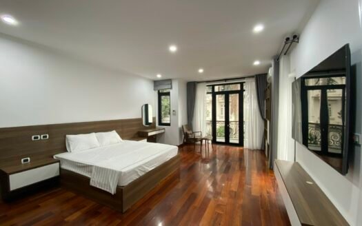 Cho thuê biệt thự khu C Ciputra 350m2 x 3 tầng full đồ giá 80 triệu/tháng