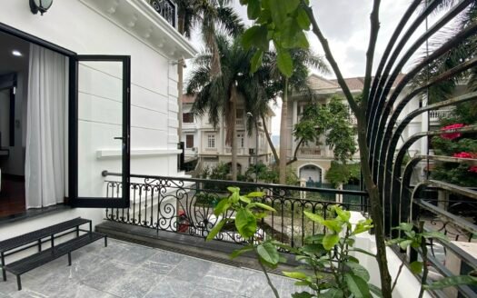 Cho thuê biệt thự khu C Ciputra 350m2 x 3 tầng full đồ giá 80 triệu/tháng